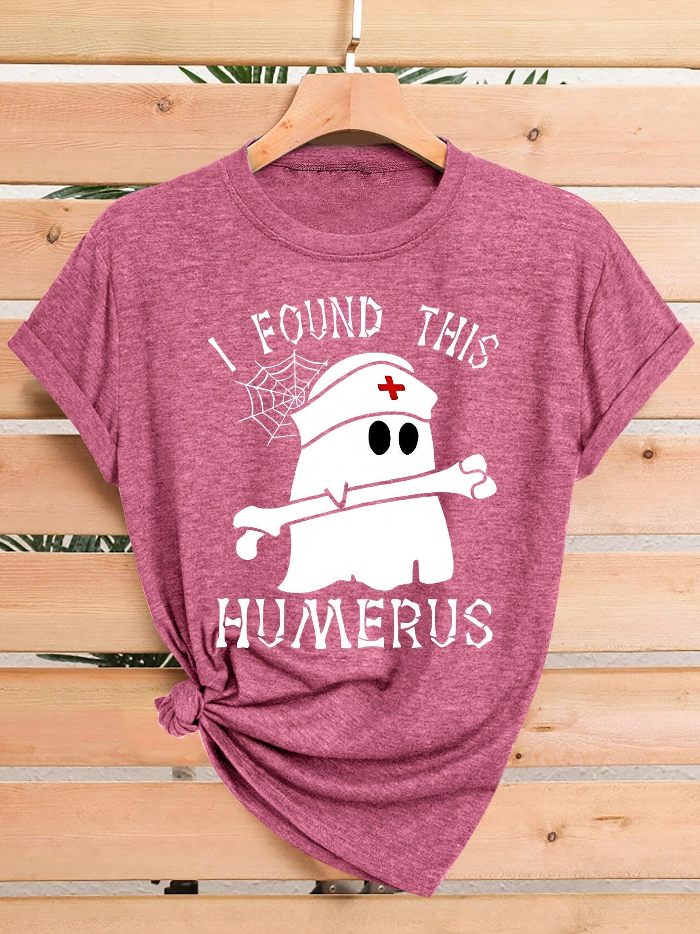 [Humor Graphic T-Shirt] Funny Humor Graphic T-Shirt for Women - "I Found This Humerus" Slogan & Mummy-Wrapped Skeleton Nurse Design | Casual Round Neck Short Sleeve Tee for Halloween, Themed Parties & Casual Attire, Machine Washable All-Season Comfort