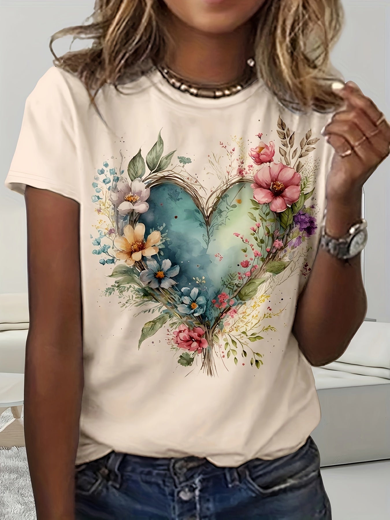 [Floral Heart Graphic T-Shirt] Lightweight, Comfortable Fabric Women's Floral Heart Graphic T-Shirt - Round Neck, Machine Washable Casual Blouse for Everyday & Home Outfits, Beige & Pastel Floral Print, Relaxed Fit Tee, Artistic Design, Short Sleeve,
