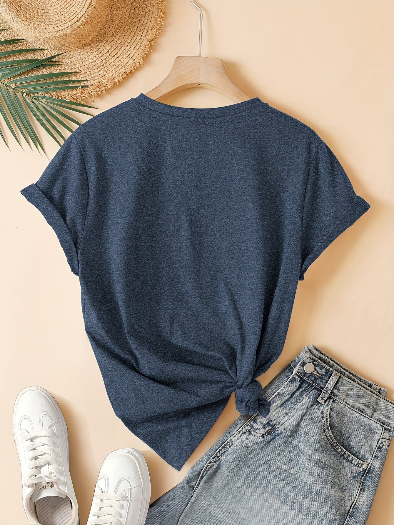Graphic Print Casual T-Shirt, Round Neck Short Sleeves Comfy Sports Tee, Women's Versatile Tops