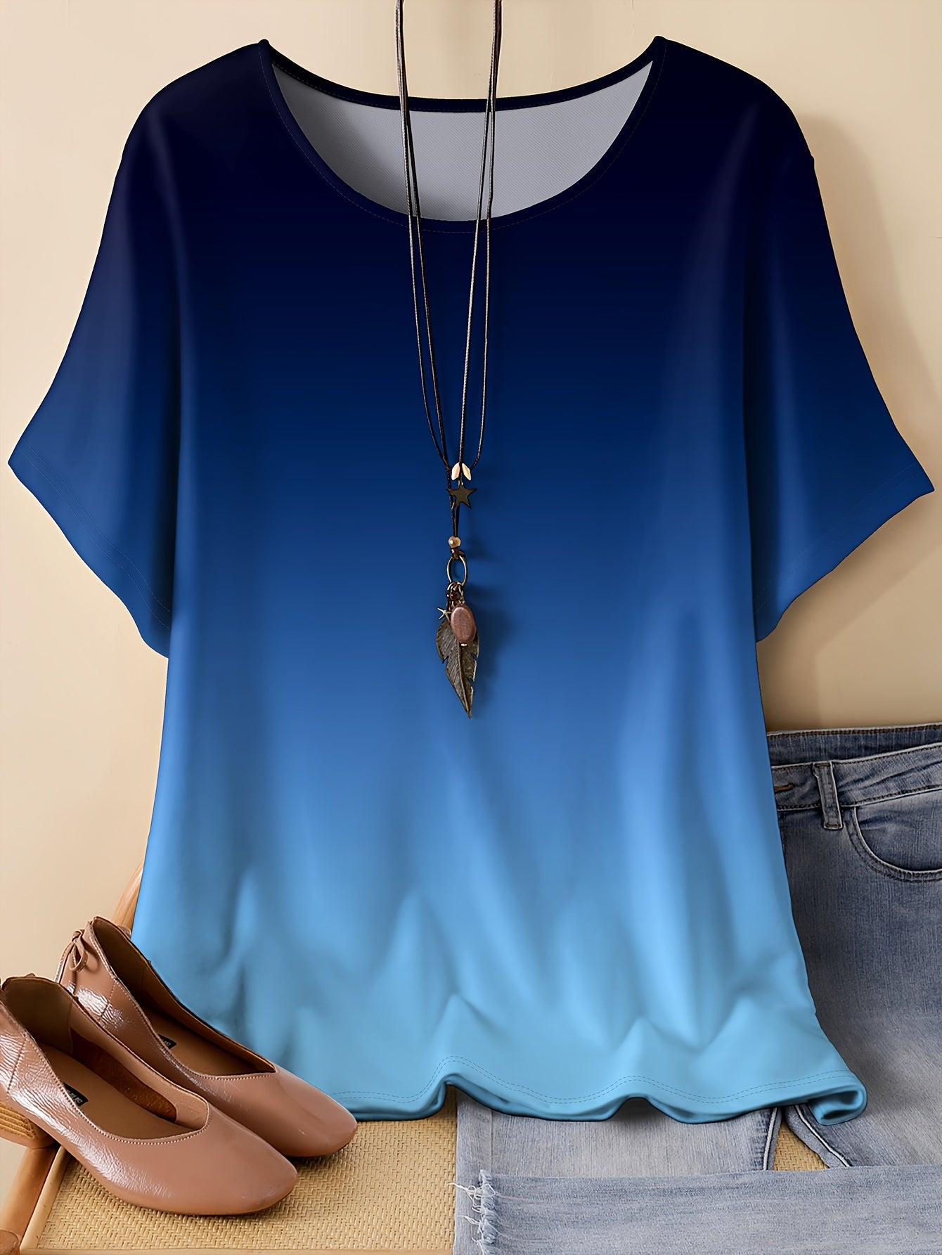 [Plus Size T-Shirt] Minimalist Plus Size Two-Tone Print T-Shirt | Round Neck Short Sleeve Top for Women, Spring/Summer Casual - No Accessories Included