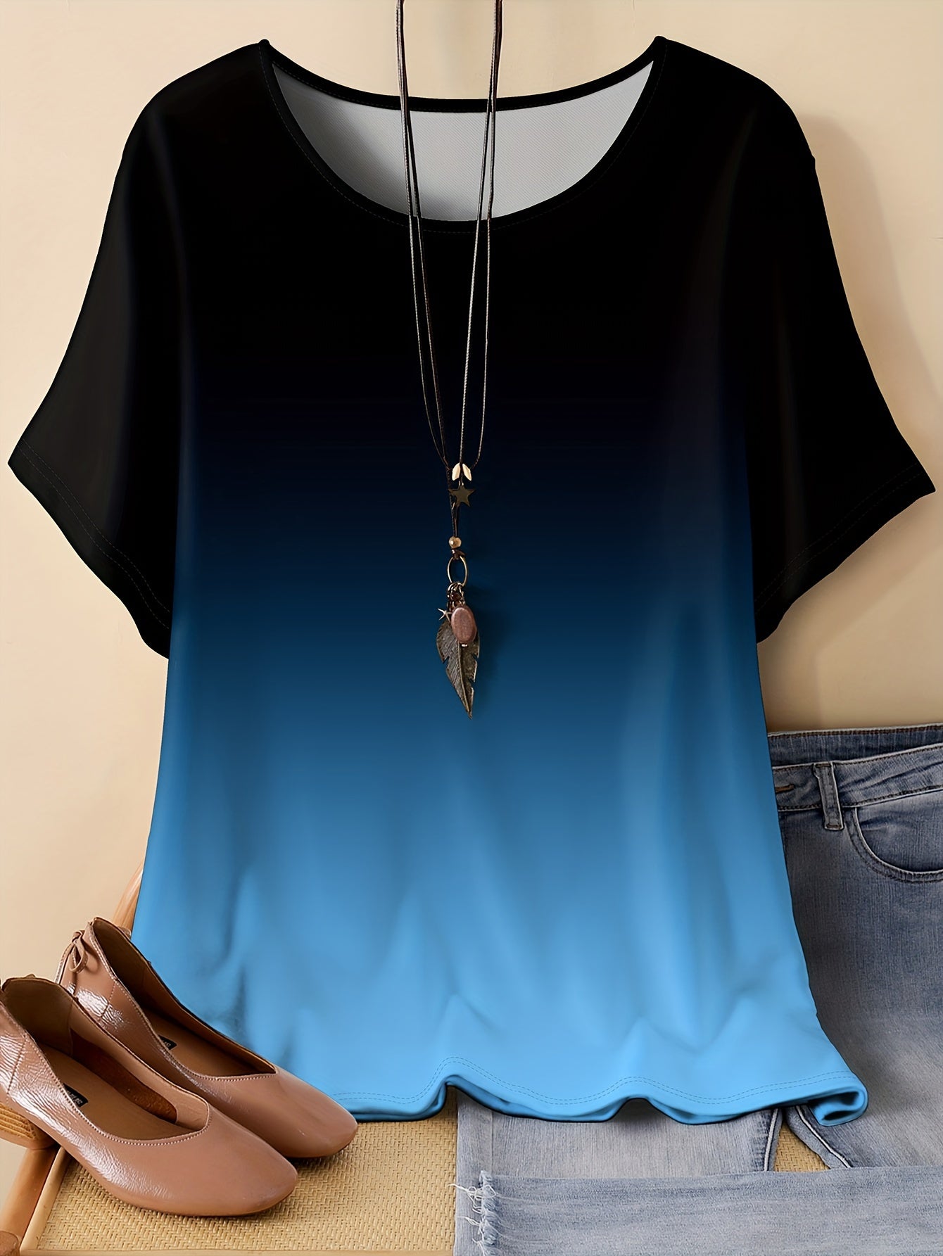 [Plus Size T-Shirt] Minimalist Plus Size Two-Tone Print T-Shirt | Round Neck Short Sleeve Top for Women, Spring/Summer Casual - No Accessories Included